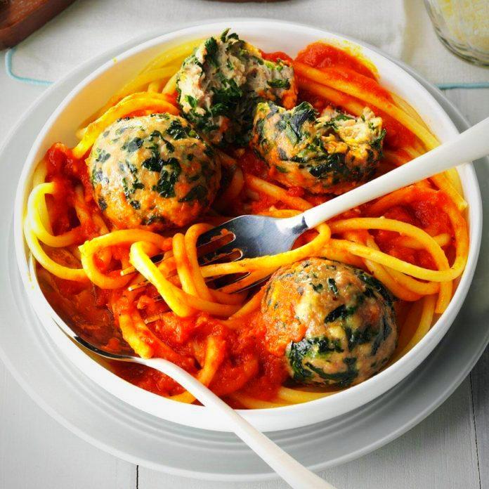 Fettuccine and Turkey Spinach Meatballs